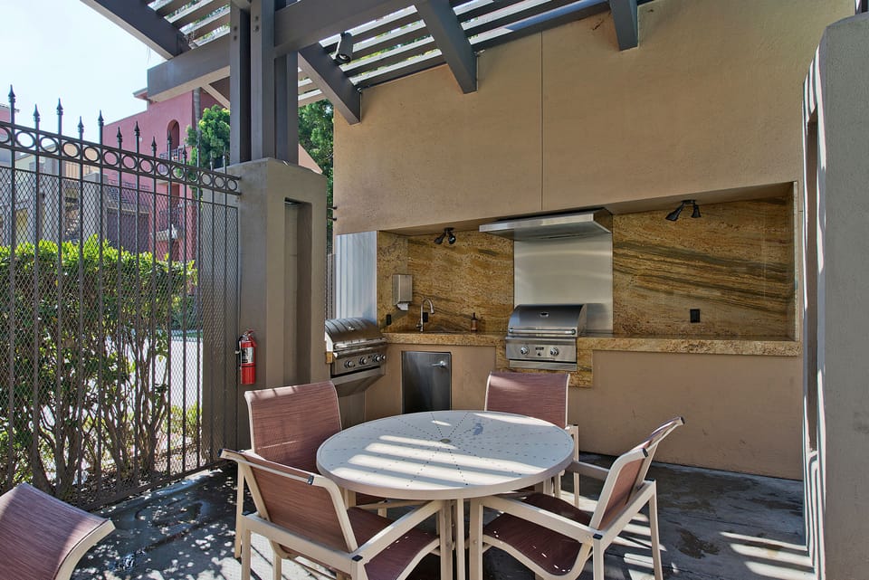 BBQ Area Next To Pool 