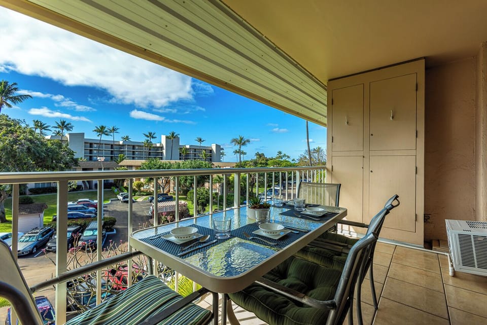 Views of the ocean off to the West