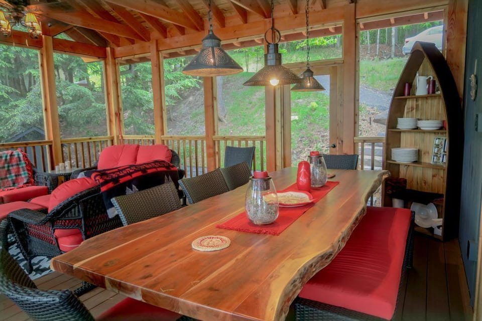 Muskoka room dining