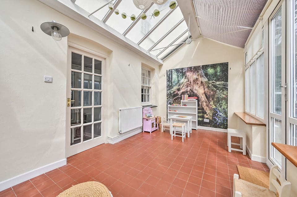 Play room and conservatory