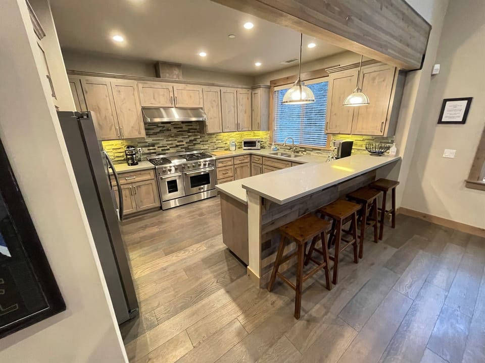 Multiple Eating Areas