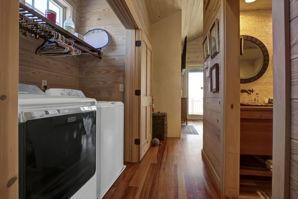 Top-Floor suite has it's own washer/dryer