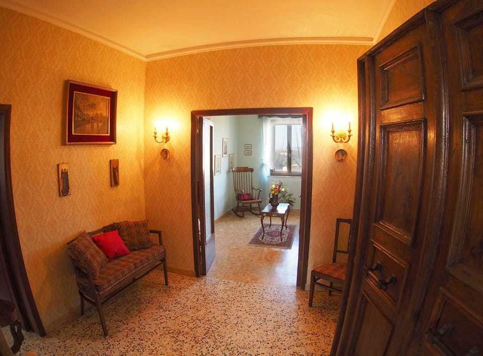 The hall and the entrance to the flat