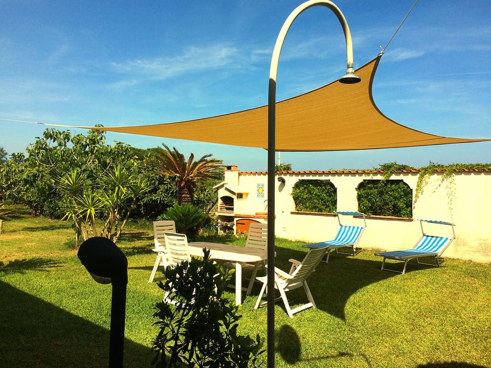 External shower with hot and cold water