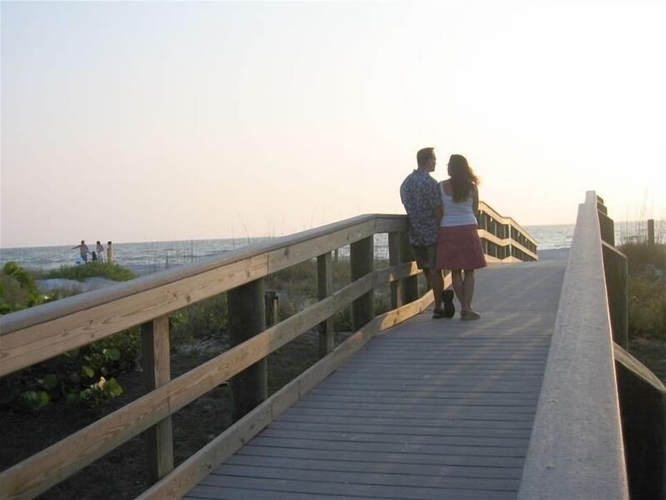 Beach access.  2 minute walk.