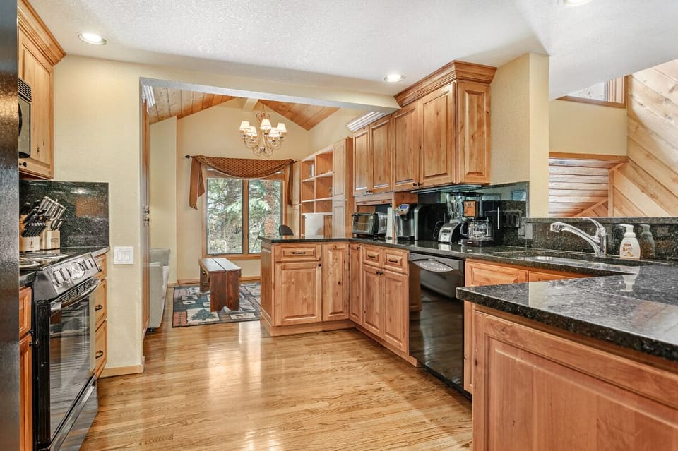 Hardwood floors, lots of space