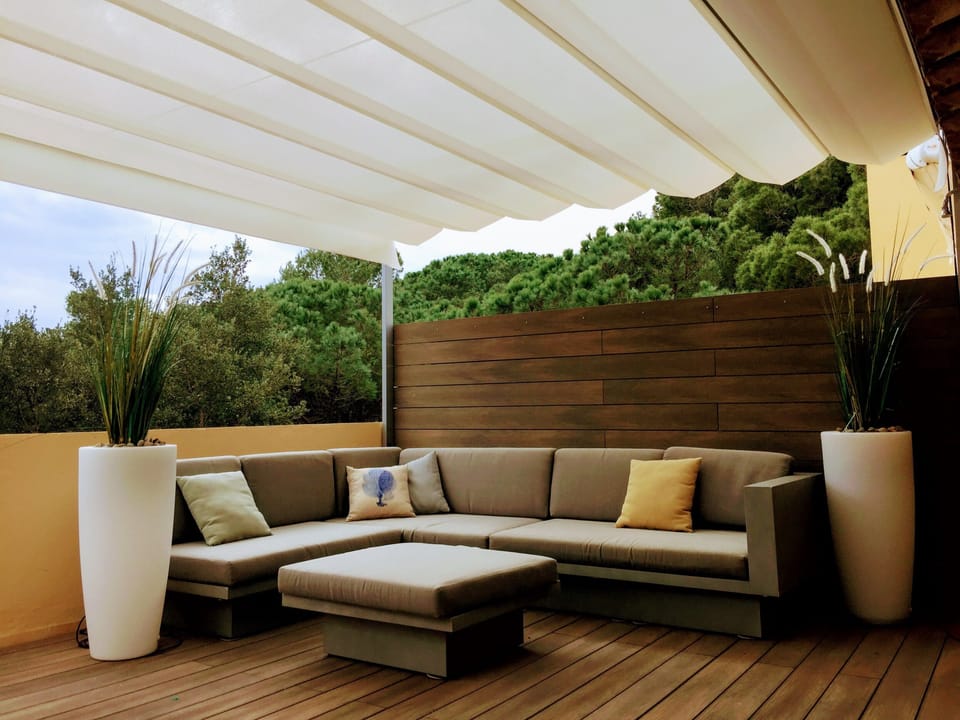 Roof deck with Shade structure out