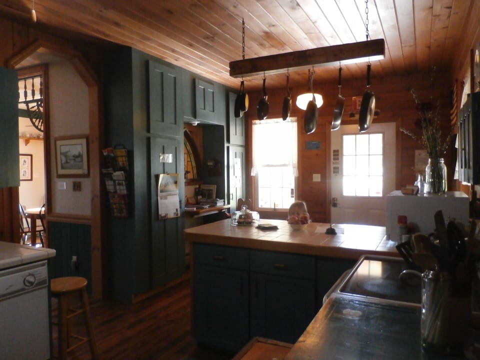 Entrance area with kitchen