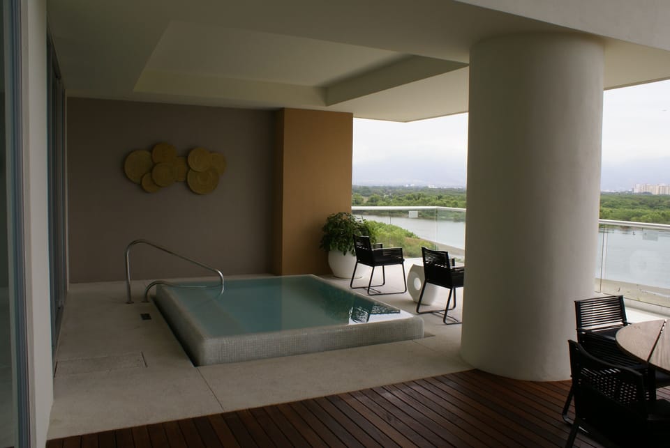 Your own personal cool pool on the massive deck