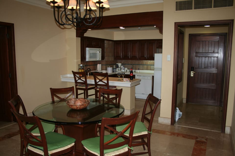 Kitchen and dining room 