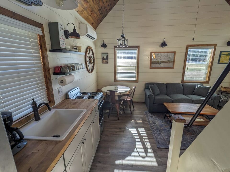 3f5c5ada-b3d3-4bab-b562-7ad24bd2cddf