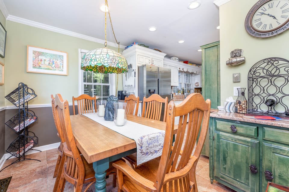 Breakfast and lunch Nook