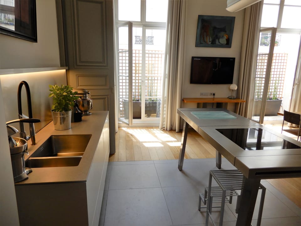 State-of-the art kitchen in a genuine 17th century decor