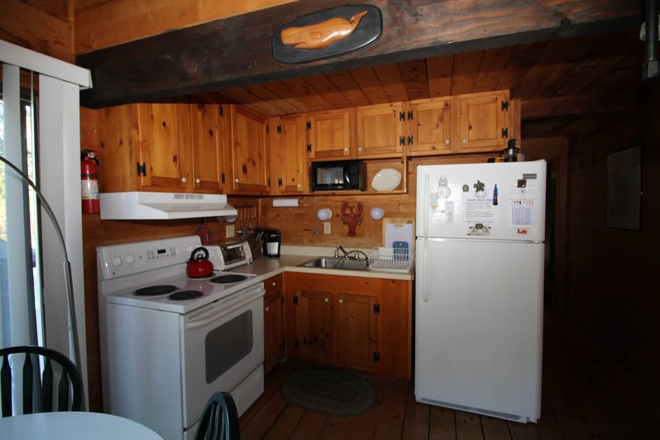 Nicely equipped kitchen