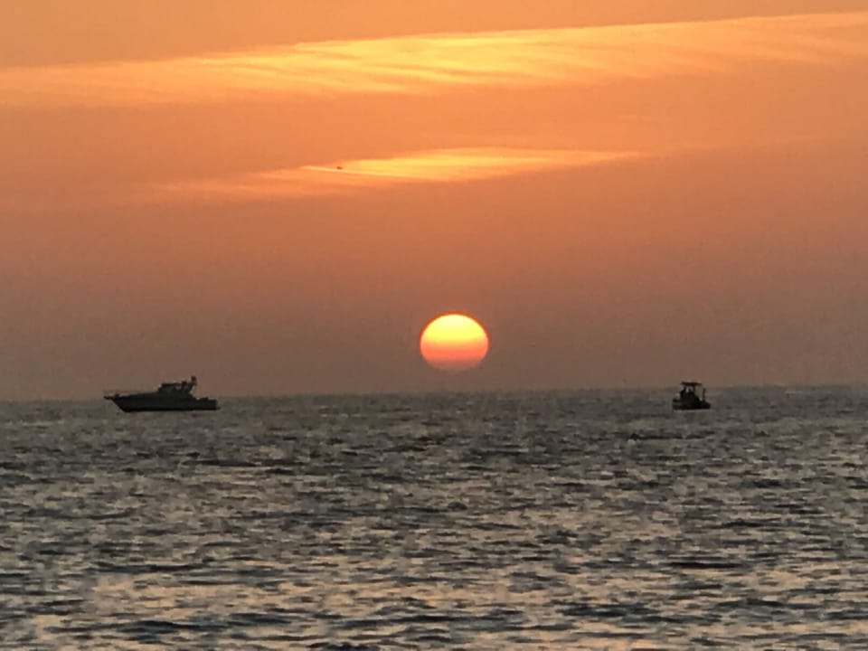 Marco Island Sunset
(20 minutes south)