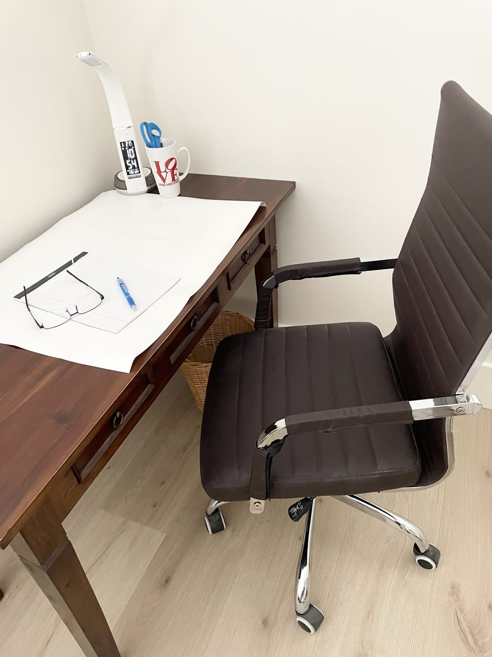 Office area in 2nd bedroom