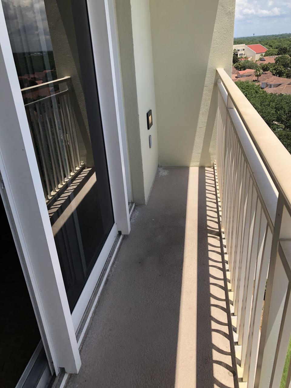 Balcony.
Chairs may not be placed on the balcony. 
