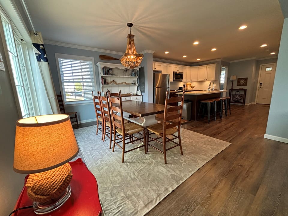 Open floor plan - kitchen, dining and living room. 