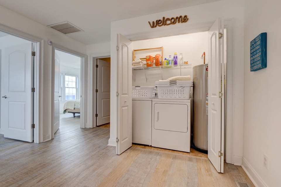 washer/dryer - detergent and drying rack is made available to guests