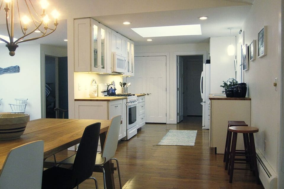 Kitchen Dining Area