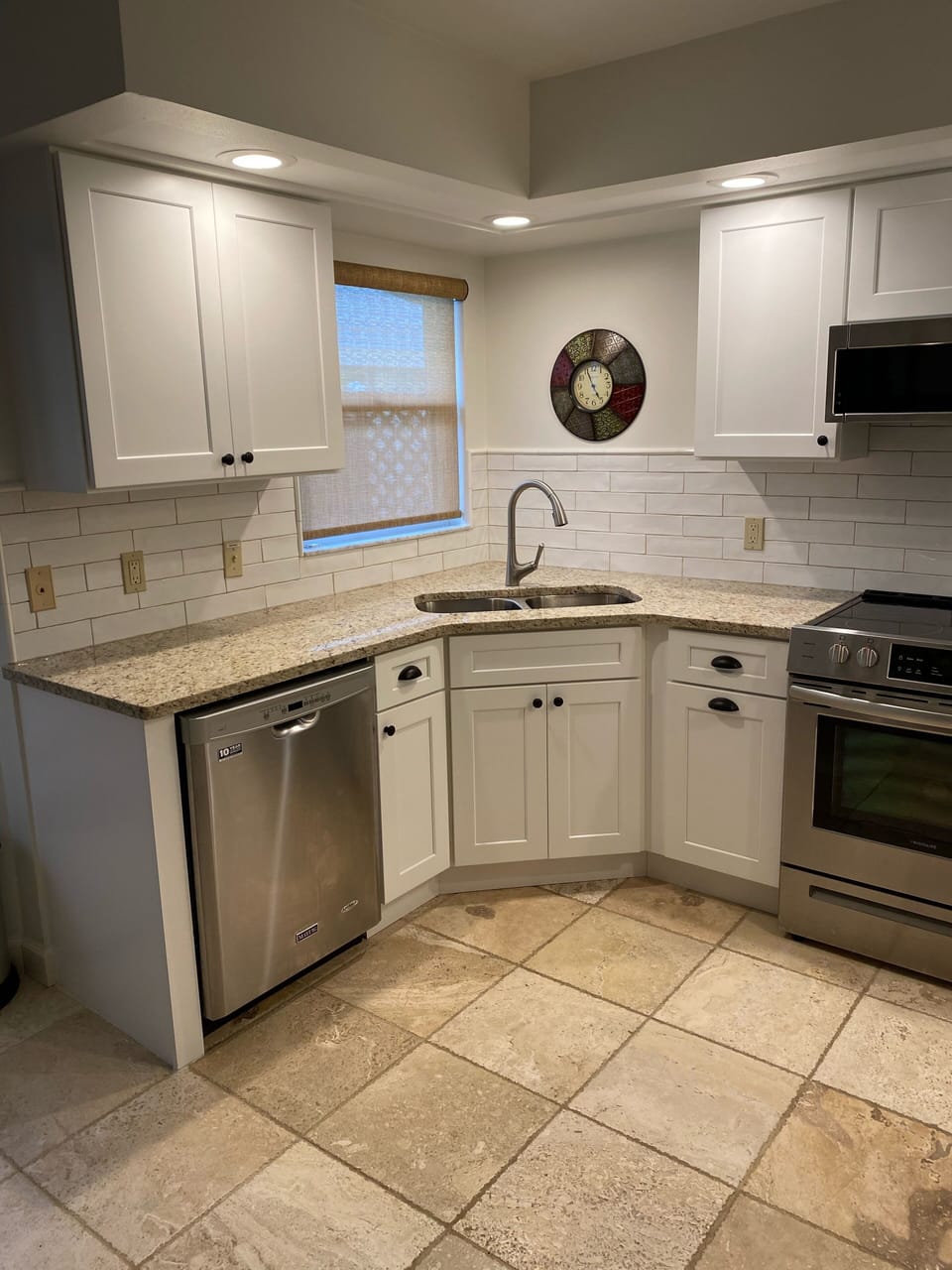 Granite countertops, stainless appliances 