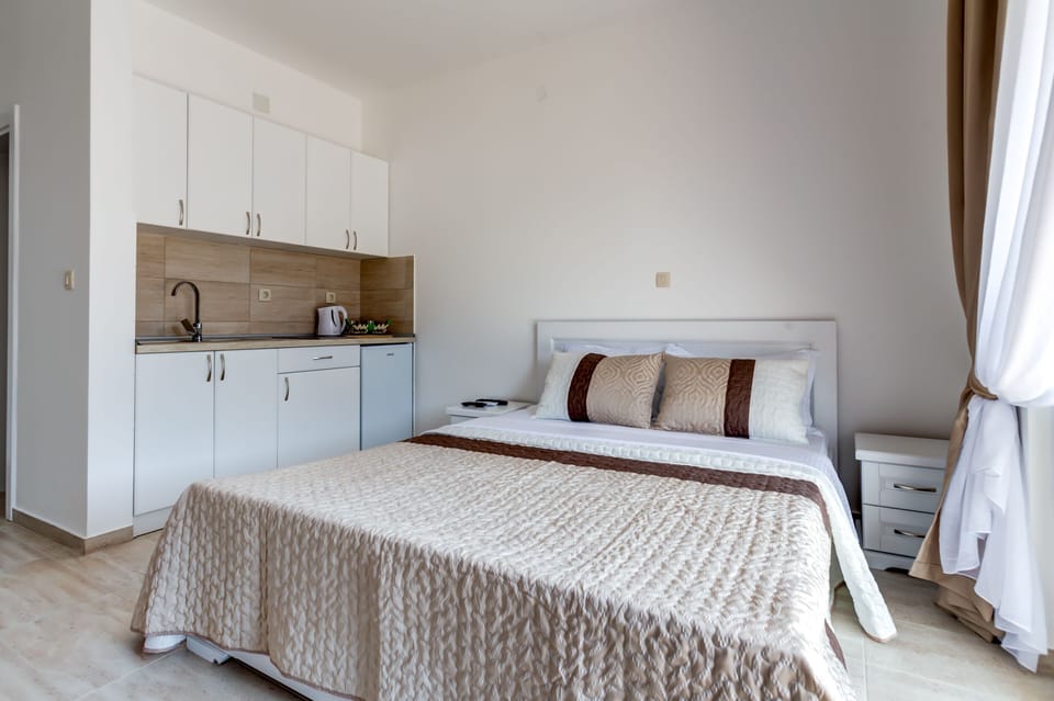 Comfortable king size bed for two people, for your sweet dreams