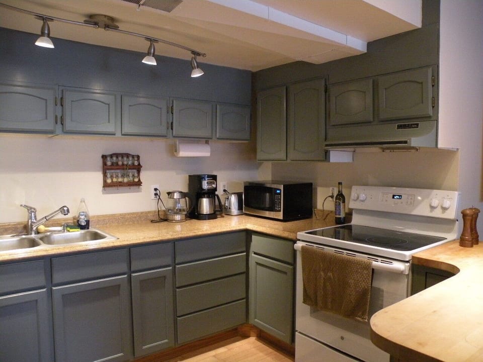 The charming kitchen is well-stocked, and includes a fun collection of tea.