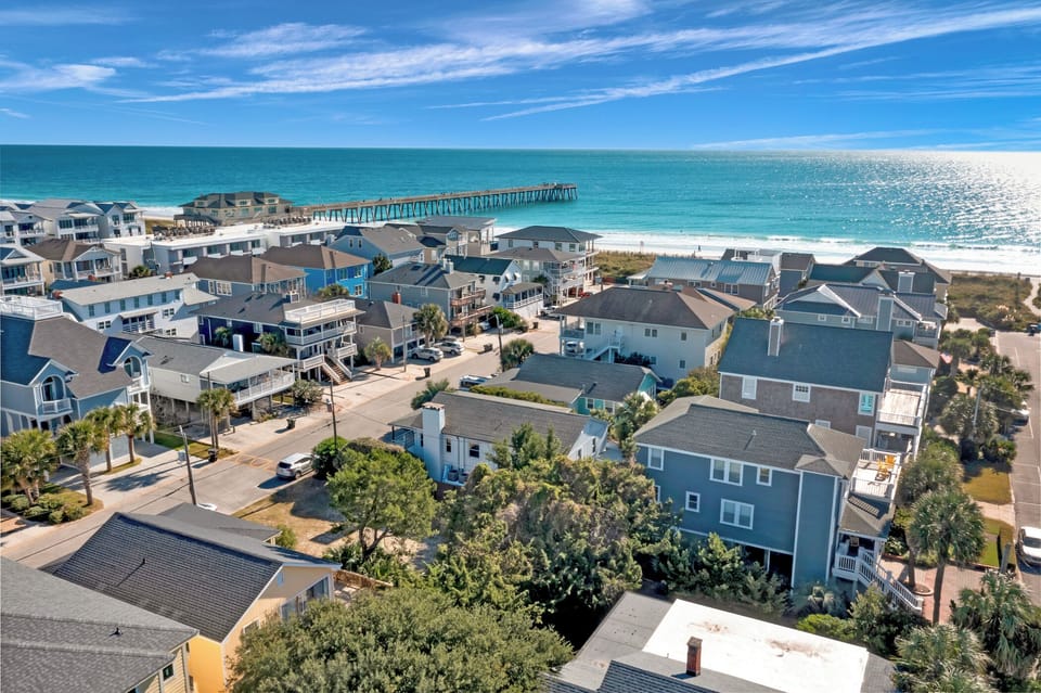 Steps away from the ocean!
