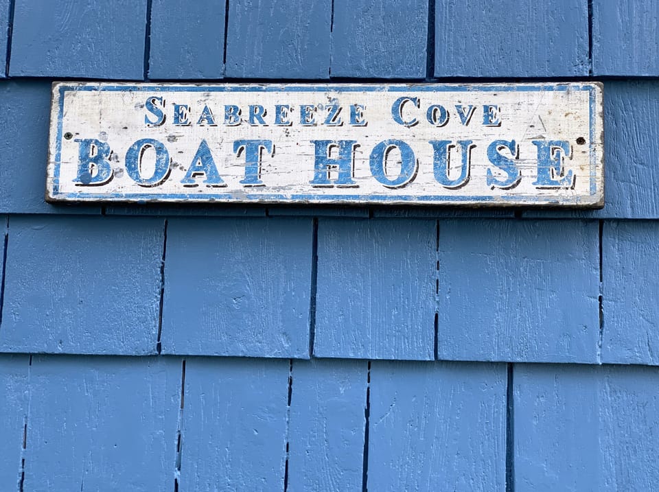 The "boat house"...your cozy home away from home!