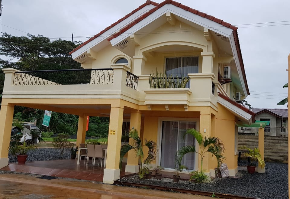 Family or Group Holiday House in Palawan