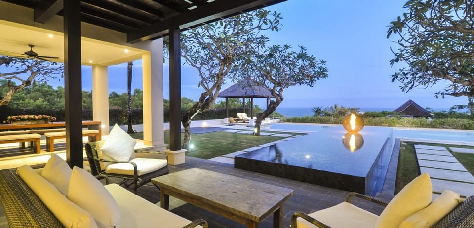 Spectacular Clifftop 4 Bed Villa,Uluwatu