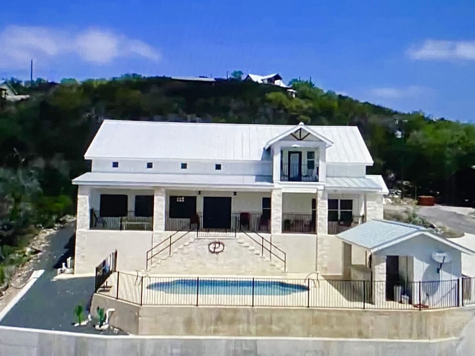 PRETTY PENNY - Superb pool, wide porches, balcony, views and Cabana & more!