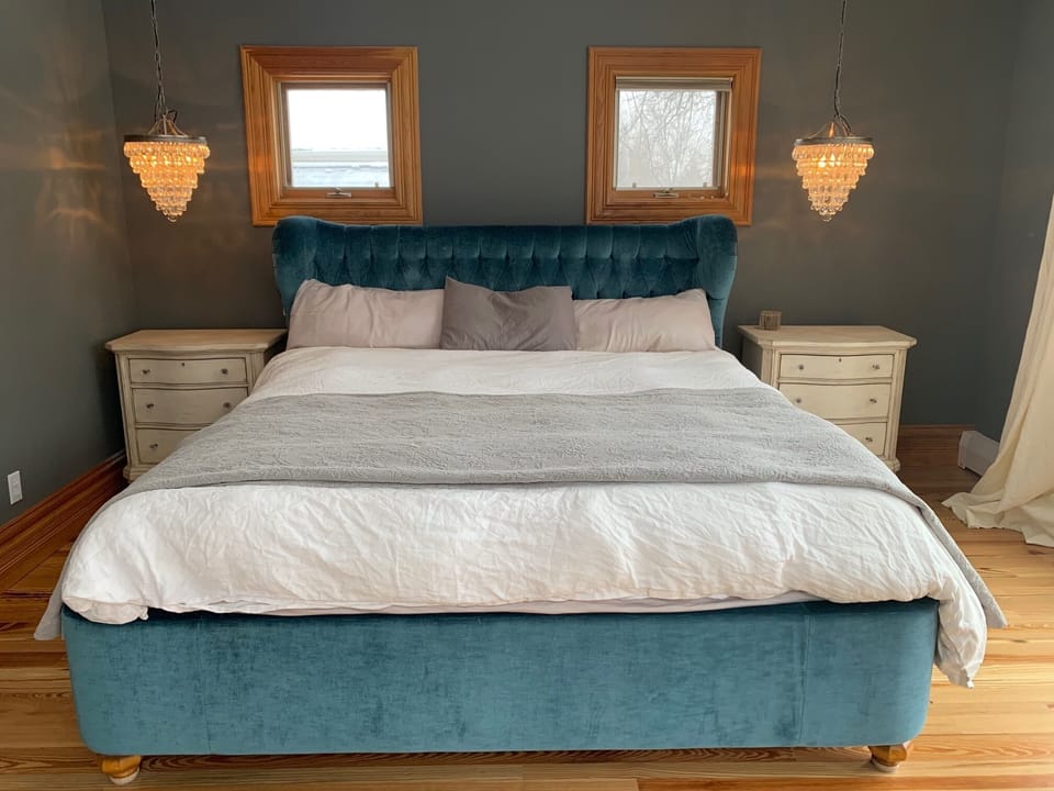 Master bedroom (upstairs)