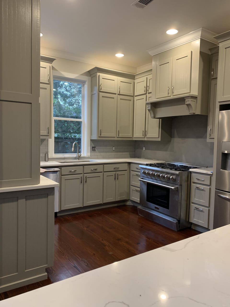 Professional chef kitchen - 6 burner range