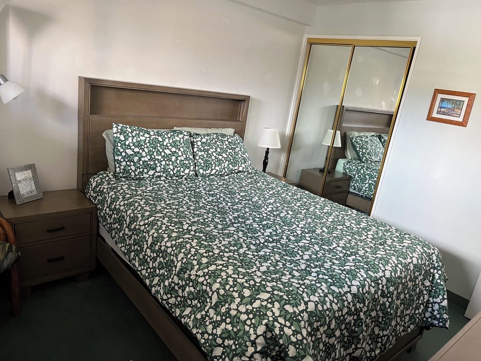 Queen Size upgraded bedroom set