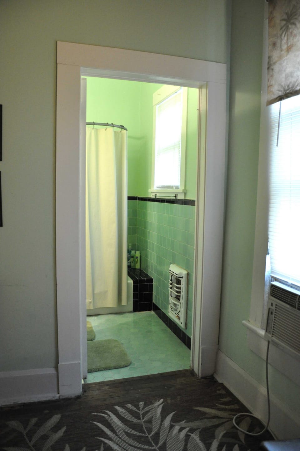 Palm Room Bathroom