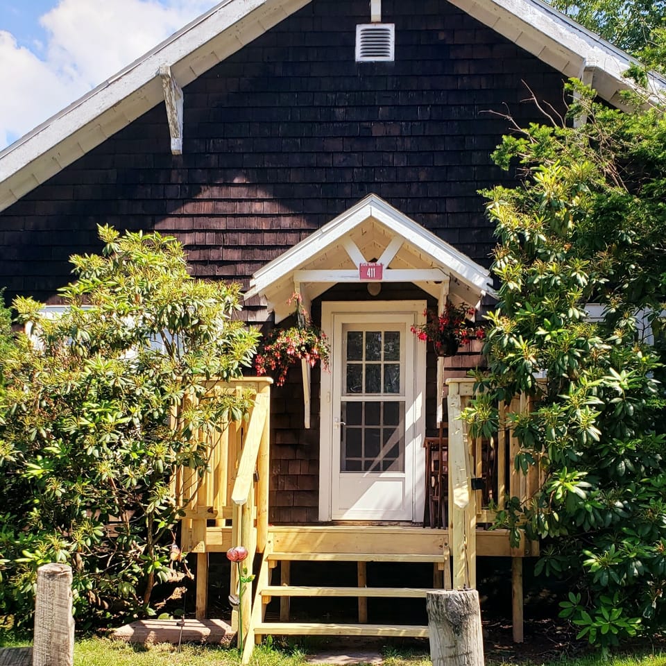 Entry to the unit (from the road)