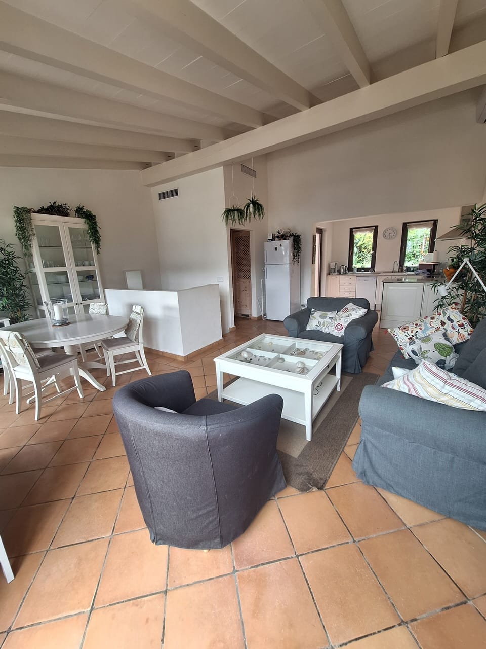 Open plan living room, well equipped for your needs