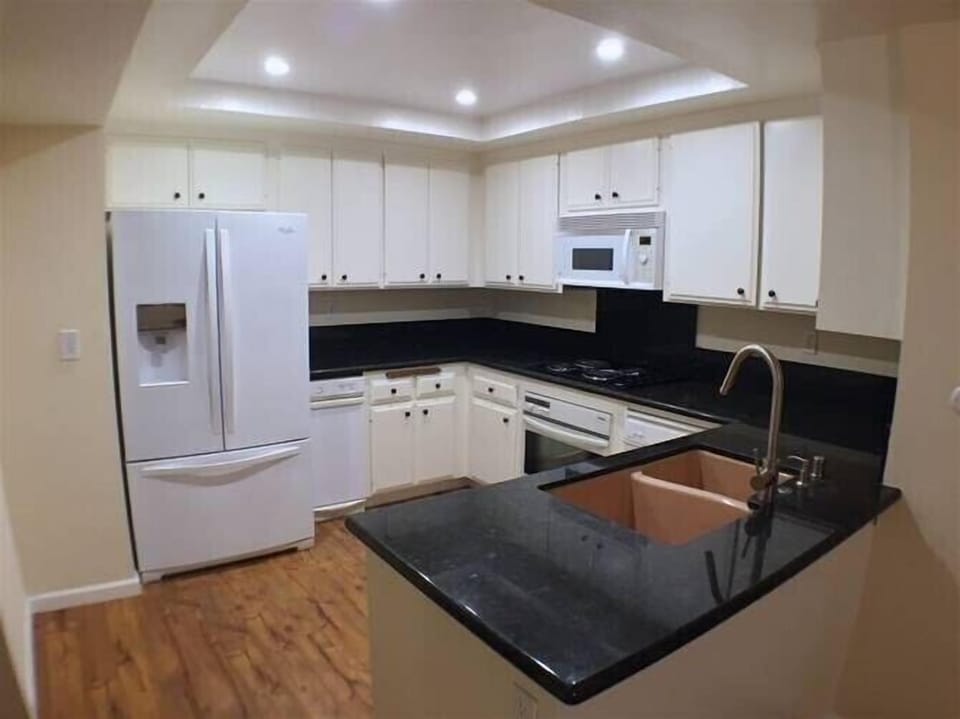 Kitchen - Recessed Lighting and Granite Countertop