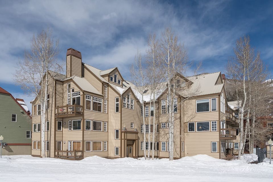 11-Telluride-Etta-Place-101-Exterior-v12.jpg