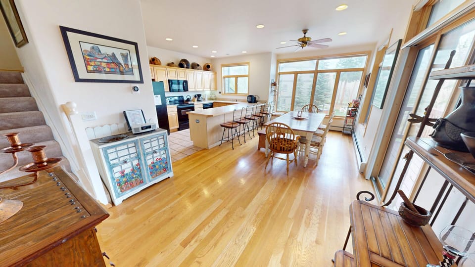 Kitchen and Dining Area - Kitchen and Dining Area