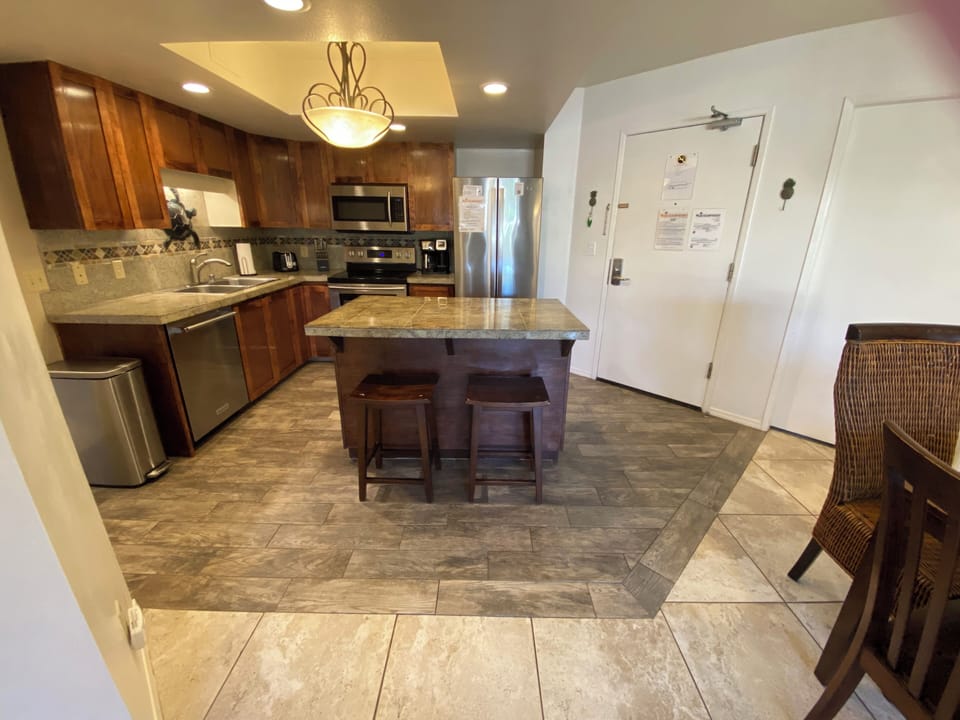 Fully stocked kitchen for preparing meals at the condo.