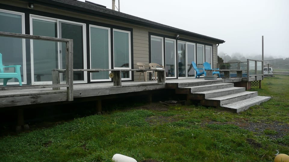 Left suite is SurfSounds. State Park in background/right has easy path to beach.