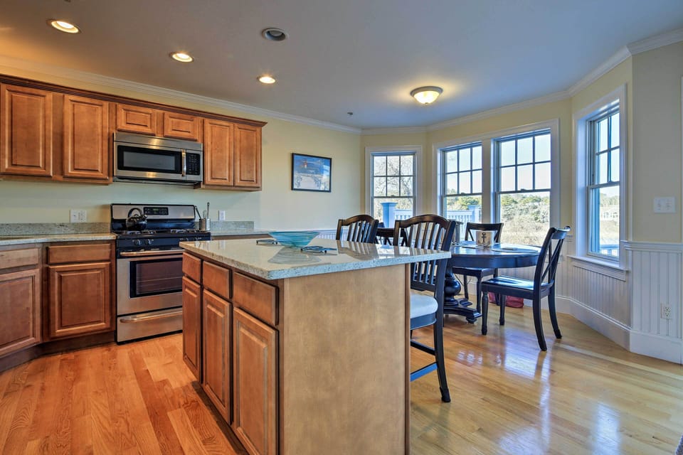 Kitchen | Cooking Basics | Dishware/Flatware