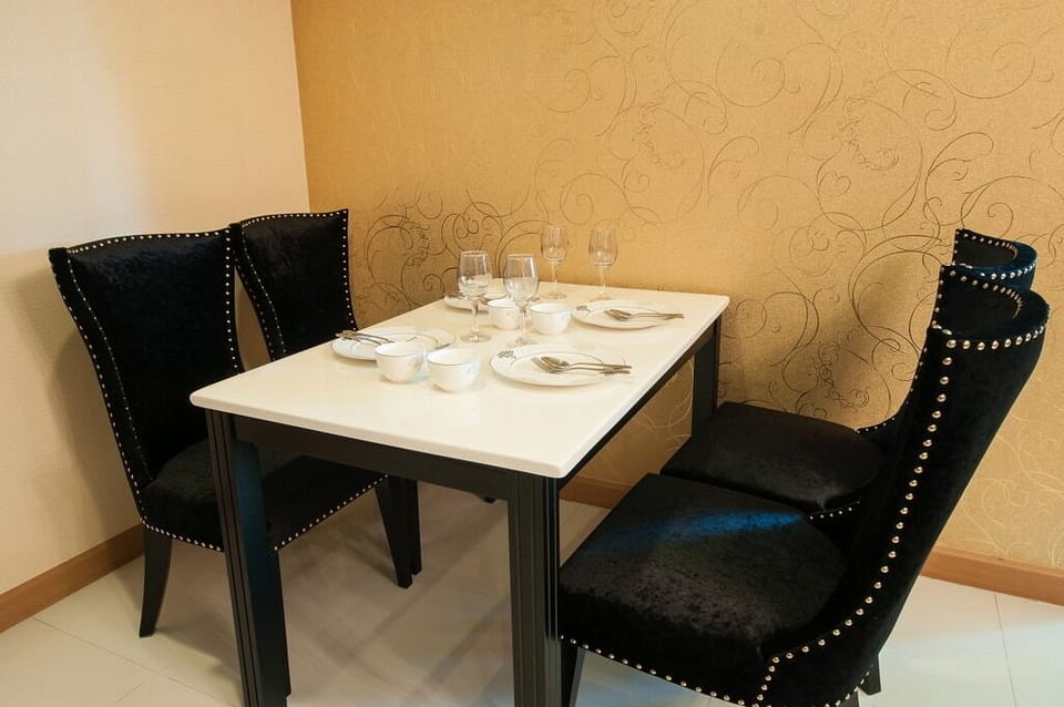 2-BR Apartment w PoolView@RoccoHuaHin_3I