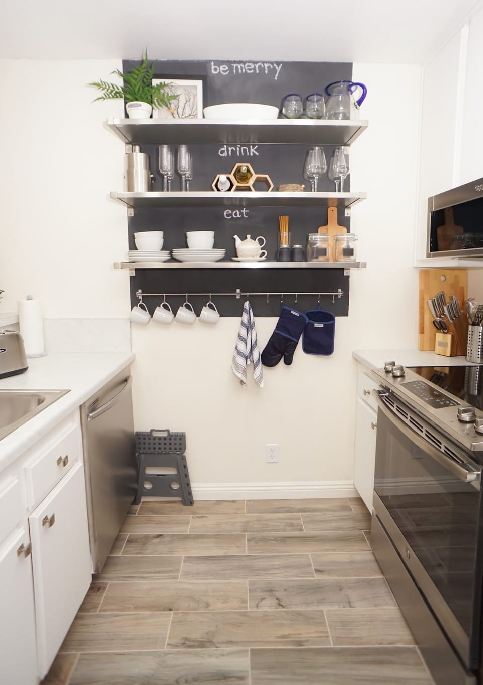 Kitchen (Eat, Drink, Be Merry)