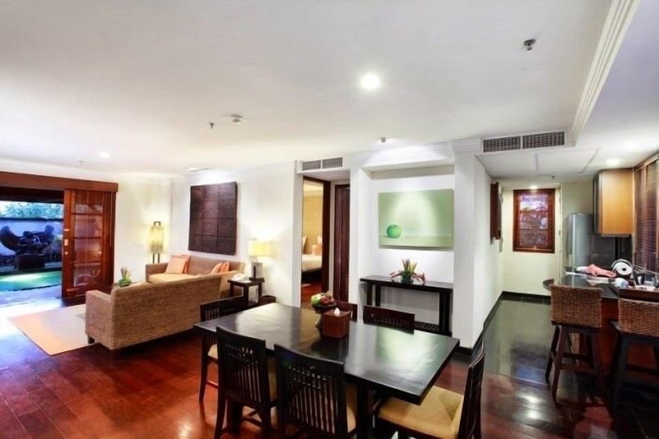 Living dining kitchen