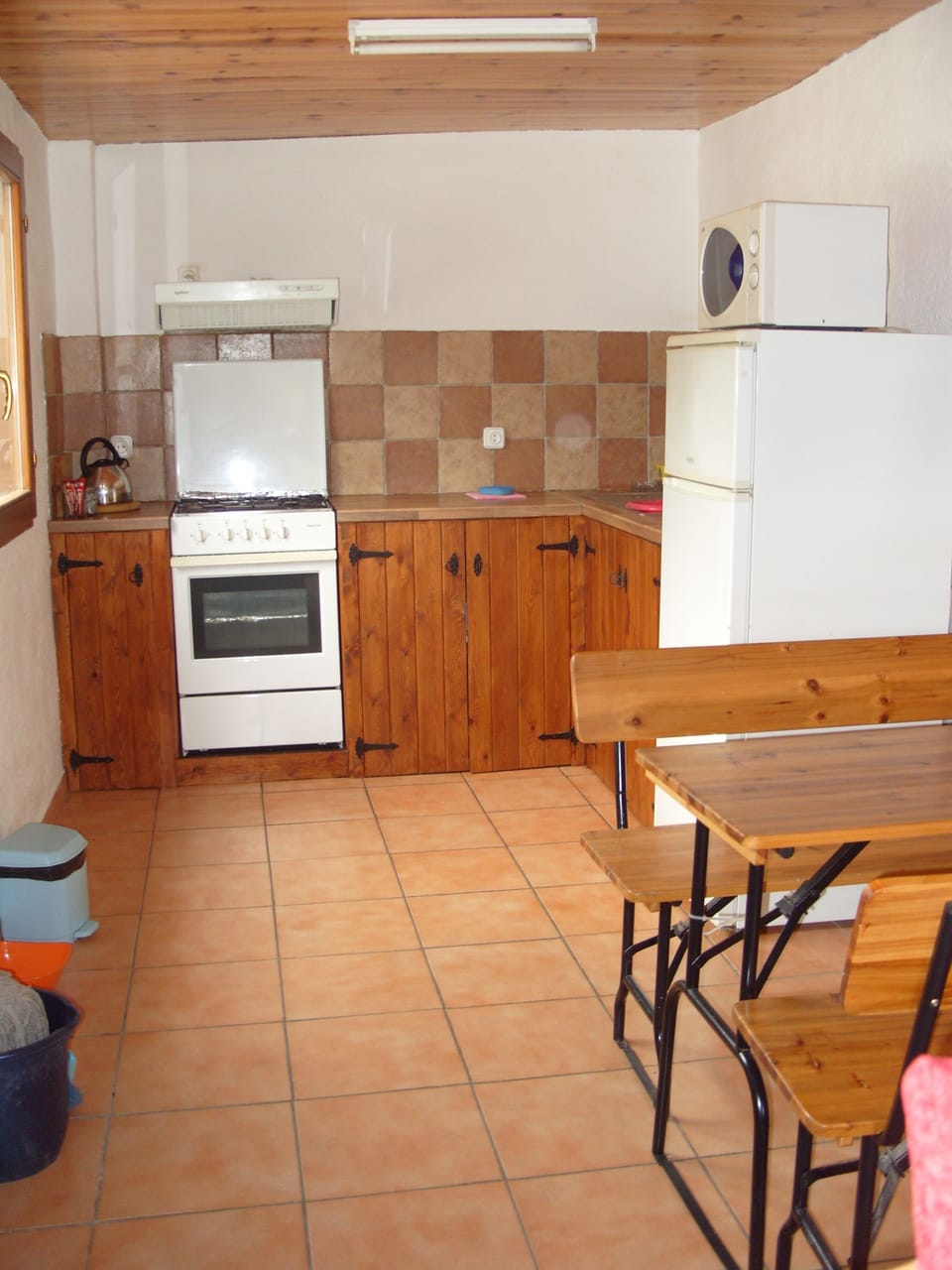 Riverside Lodge kitchen area.