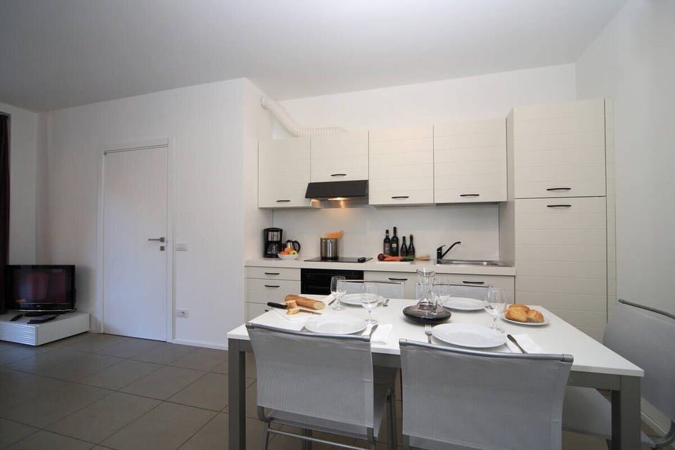 Kitchen and dining area