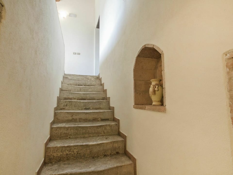 Stairs, Wood, Flooring, Floor, Art, Plaster, Event, Concrete, Building, Symmetry